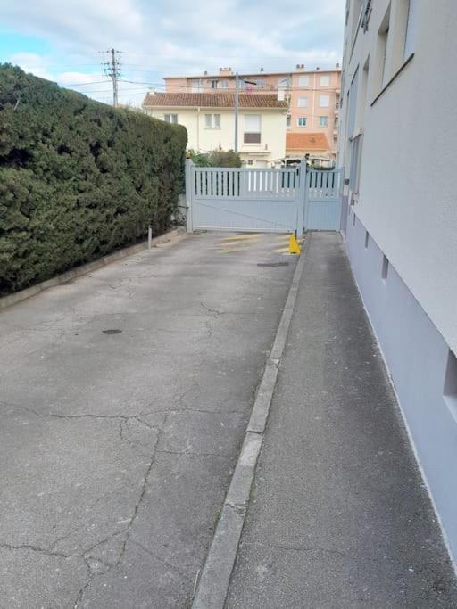 Charmant Studio Lumineux Avec Parking Prive Saint-Raphaël Buitenkant foto